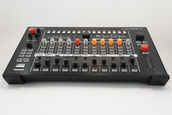 Soporte Roland AIRA TR8 / MX1 - Imagen 6