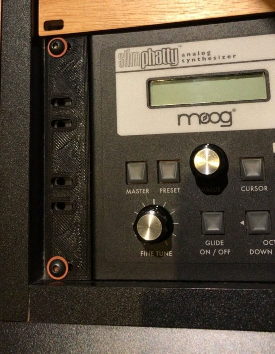 Orejas rack 19" Moog Slim Phatty - Imagen 2